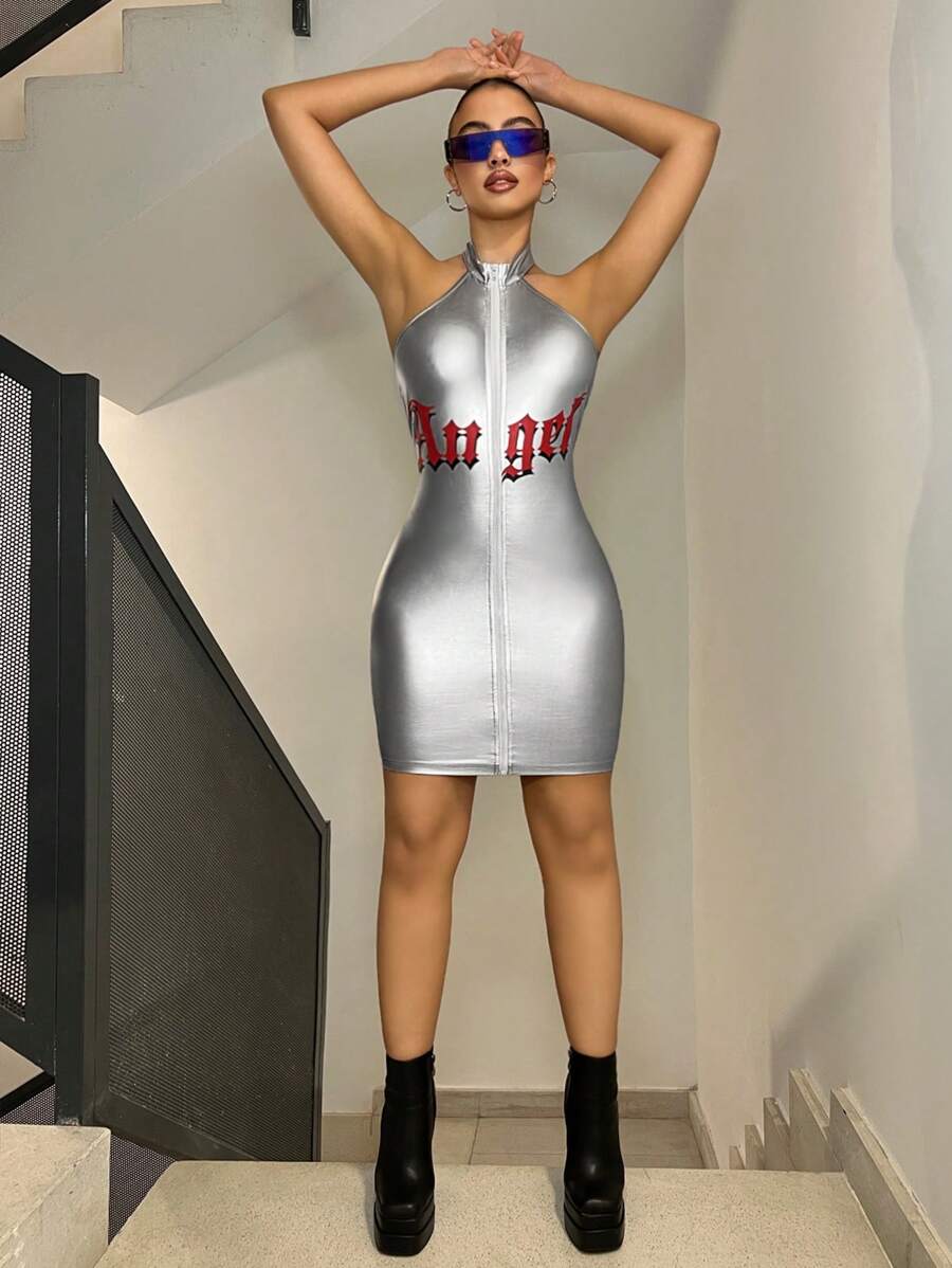 SHEIN ICON Kim loại Cảm thấy Đầm dây đeo cổ bó sát Với In thư - Bạc - Xem 1