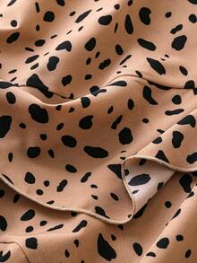 SHEIN Clasi Kích thước lớn Chó đốm In Váy quấn Với Buộc Và Viền Ruffle - Màu Khaki - Xem 3