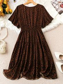 SHEIN LUNE Vestido De Manga Corta Con Volantes Y Estampado De Lunares De Talla Grande