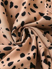 SHEIN Clasi Kích thước lớn Chó đốm In Váy quấn Với Buộc Và Viền Ruffle - Màu Khaki - Xem 5