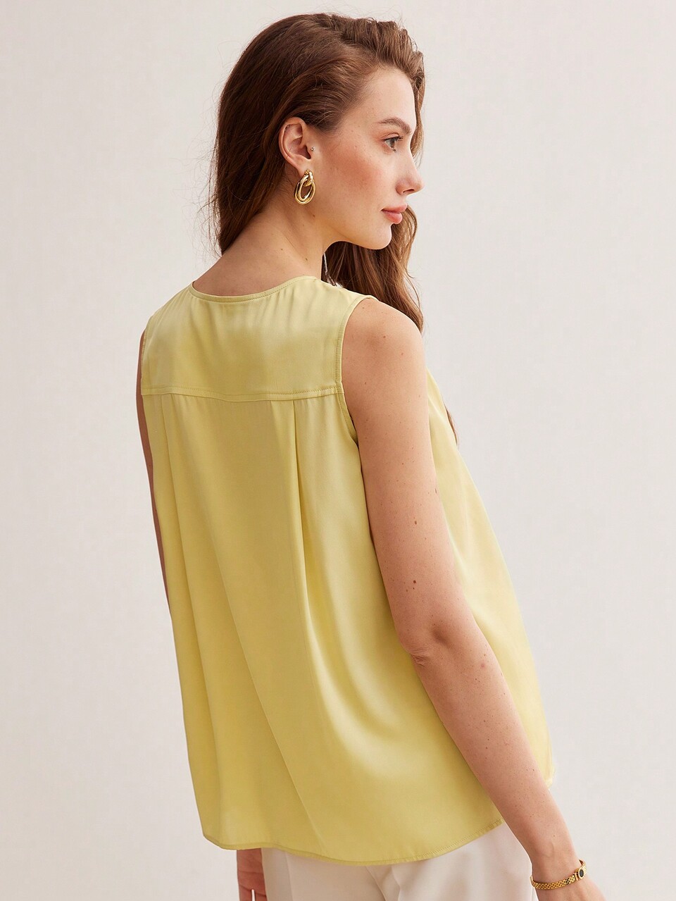 SILK V-NECK FOLD PLEATED SHOULDER SLEEVELESS BLOUSE