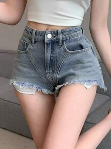 DAZY 女士牛仔短褲,帶有破邊和口袋