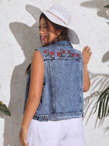 SHEIN VCAY 大碼淺色花卉刺繡鈕扣丹寧背心 - 淺色水洗藍 - 查看 1