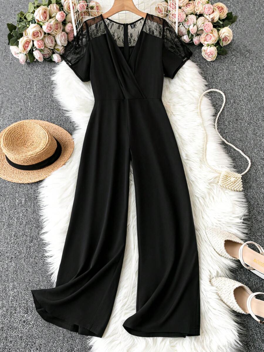 SHEIN Clasi 大碼蕾絲拼接v領寬腿鬆身連身褲 - 黑色 - 查看 1