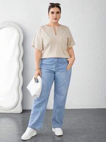 SHEIN Essnce 女士紋理面料加大碼短袖t卹,v領線條設計配空心剪裁 - 杏色 - 查看 6