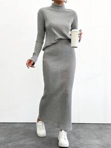 SHEIN Cottnline طقم مكون من قطعتين من تي شيرت وتنورة بأكمام طويلة ورقبة عالية وأكتاف منسدلة للسيدات - رمادي فاتح - مشاهدة 1