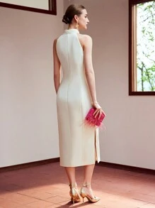 MOTF PREMIUM 刺繡花卉紋路圓領收褶洋裝 - 白色 - 查看 8