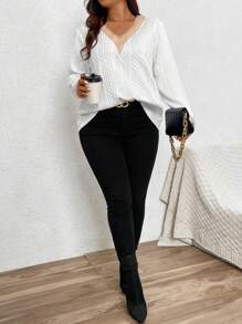 SHEIN LUNE 大码撞色蕾丝V领套头卫衣 秋季卫衣 - 白色 - 查看 6