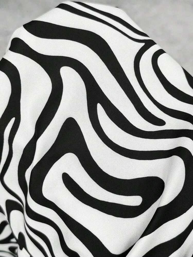 Women's Stand Collar Batwing Sleeve Blouse With Random Print