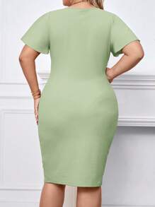 SHEIN Privé 大尺碼女士純色v領荷葉袖打結腰身裙