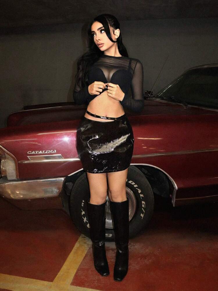 Black Bodycon Mini Skirt With Low Waist Design