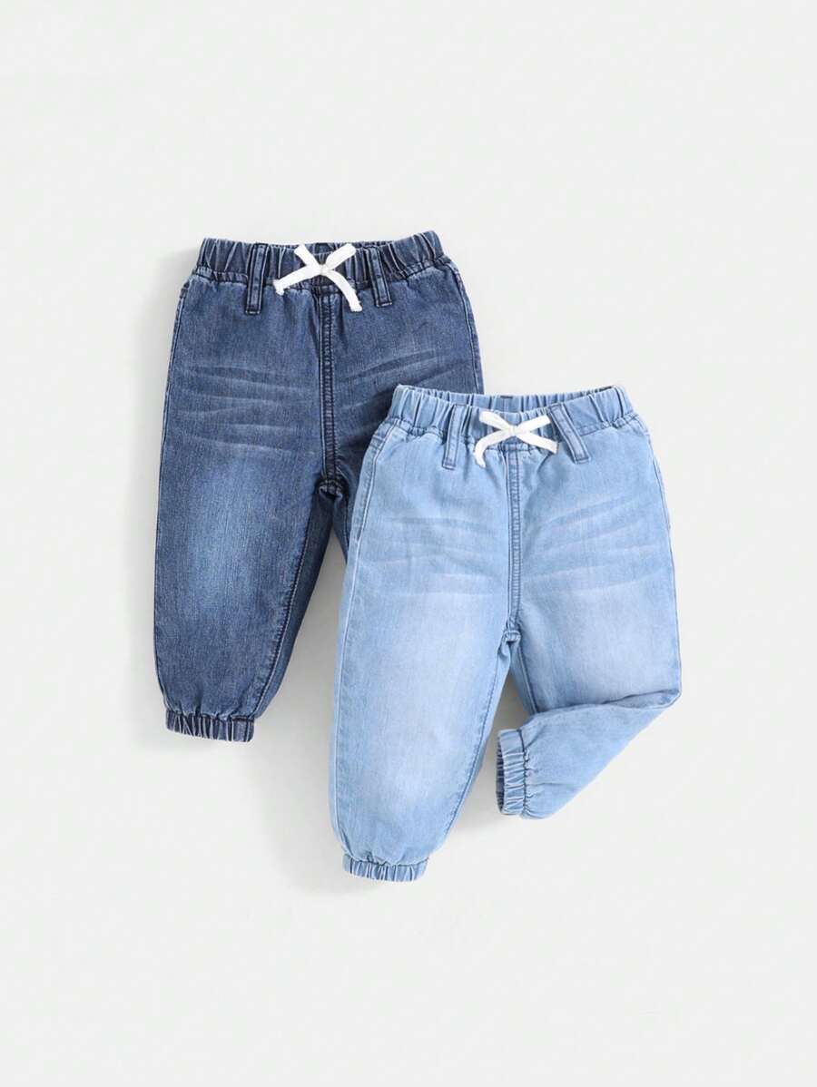 SHEIN Ensemble De 2 Pièces De Jeans En Denim Respirant Doux À La Mode Pour Bébé Garçon Lavés En Bleu Clair Et Foncé Pour Le Printemps Et L'été