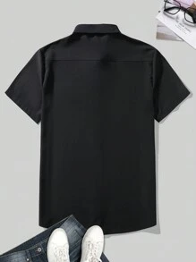 Manfinity RSRT 男士海洋印花短袖襯衫，紐扣式圖案襯衫，送男友禮物必備 - 黑色 - 查看 2