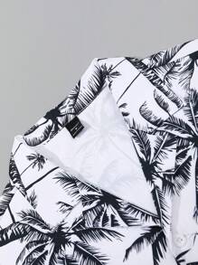 Manfinity RSRT Men's Coconut Tree Print Button Down Short Sleeve Shirt And Shorts - Multicolor - View 5