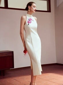 MOTF PREMIUM 刺繡花卉紋路圓領收褶洋裝 - 白色 - 查看 4