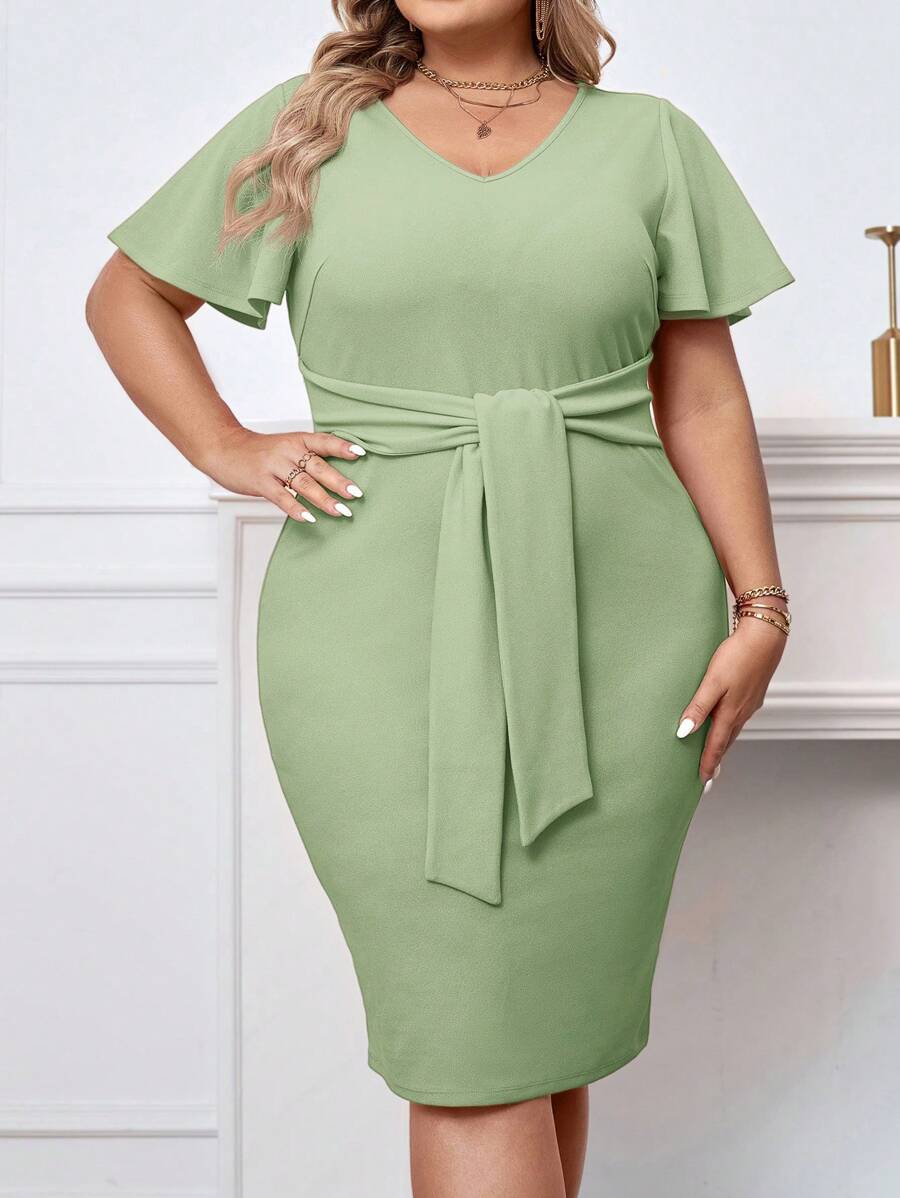 SHEIN Privé 大尺碼女士純色v領荷葉袖打結腰身裙