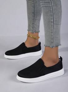 Women's Slip-On Canvas Shoes (The Texture Direction Of The Upper Varies) - Black - View 5