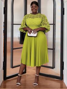Plus Size Solid Color Lace Patchwork Lantern Sleeve Dress - Green - View 3