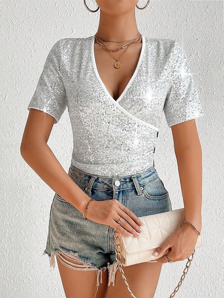 Slim Fit V-Neck Short Sleeve T-Shirt With Glittering Details And Buttons