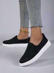 Women's Slip-On Canvas Shoes (The Texture Direction Of The Upper Varies) - Black - View 4