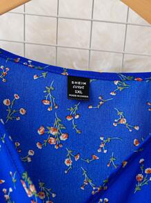 SHEIN Clasi Kích thước lớn In hoa Đầm Với Eo Buộc - Màu xanh lam - Xem 5