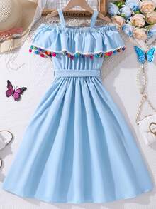 SHEIN Cô gái Tween Off-shoulder , Viền Ruffle , Đầy màu sắc Pom Pom Trang trí , Thắt lưng , Vá lại Đầm , Thích hợp Đối với Giải trí Kỳ nghỉ - Màu xanh lam - Xem 2
