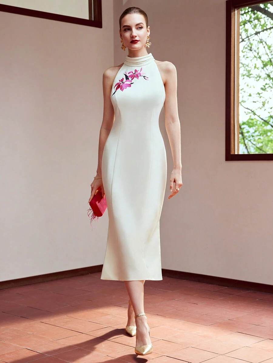 MOTF PREMIUM 刺繡花卉紋路圓領收褶洋裝