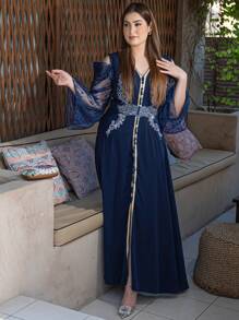 Al Najma 女式蕾絲露肩長袖阿拉伯傳統連身裙，配編織腰帶 - 藏蓝色 - 查看 4