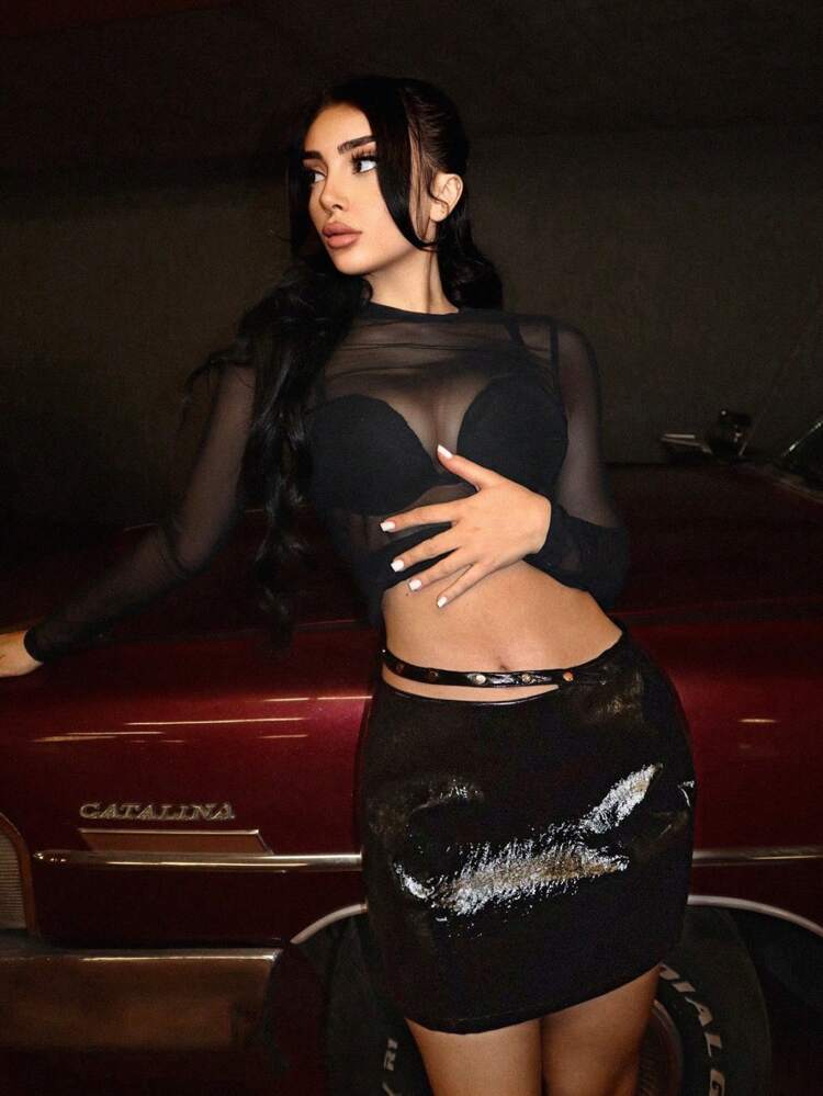 Black Bodycon Mini Skirt With Low Waist Design