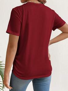 SHEIN 孕婦花蝴蝶印花常規肩短袖t恤 - 酒紅色 - 查看 2