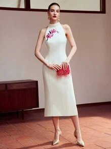 MOTF PREMIUM 刺繡花卉紋路圓領收褶洋裝 - 白色 - 查看 6