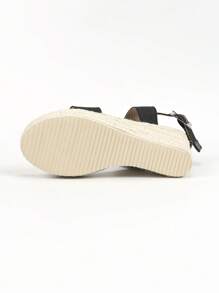 时尚女士凉鞋，采用绑带设计，青铜色带扣和复古编织绳，轻质坡跟和厚黑色鞋底 - 黑色 - 查看 6