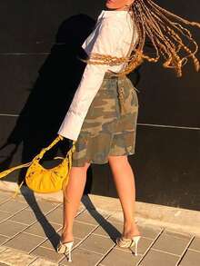 Women's Camo Multi-Pocket Cargo Bermuda Shorts - Army Green - View 2