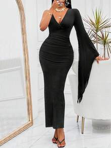 交叉露背開衩袖褶邊緊身洋裝 - 黑色 - 查看 5