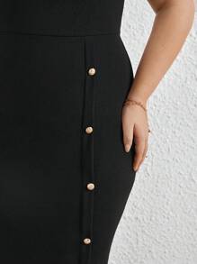 SHEIN Privé 大尺碼女士優雅緊身短袖連身裙,金屬鈕扣裝飾 - 黑色 - 查看 6