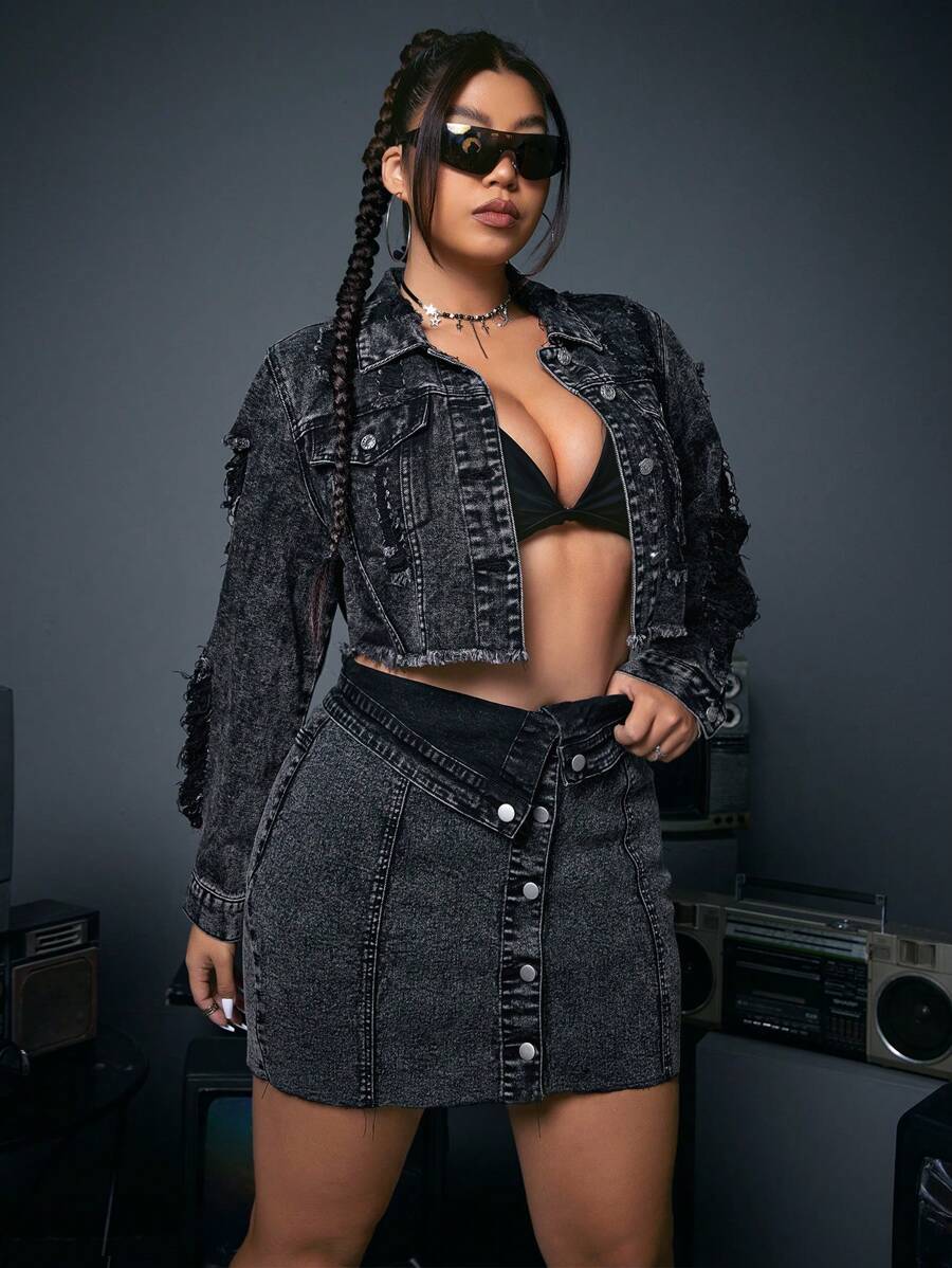 SHEIN ICON Kích thước lớn Vòng cổ Nút phía trước Áo khoác denim Với Flap túi Và Frayed Cạnh - màu đen - Xem 1