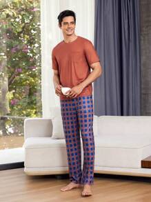 Conjunto De Camiseta De Manga Corta De Color Sólido Para Hombre Y Pantalones Largos A Cuadros Para Uso Doméstico