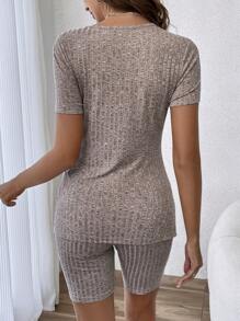 SHEIN Maternity Slim Fit Split Neck Top With Pregnancy Rib Detail And Adjustable Waist Shorts - Khaki - View 2