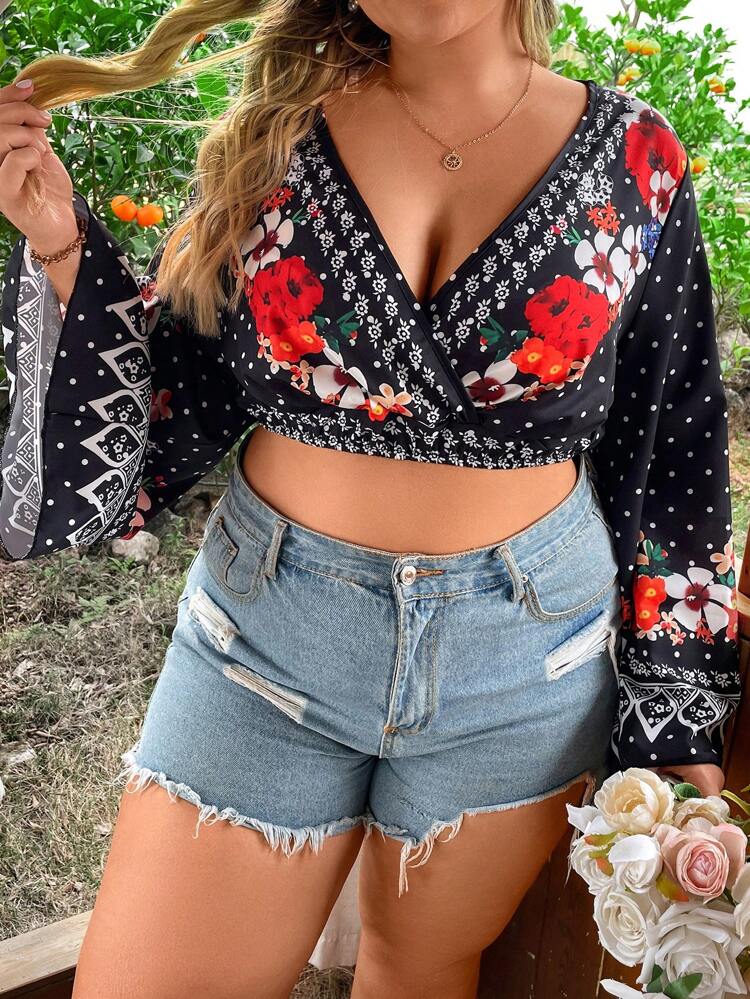 Plus Size Floral Print V-Neck Cropped Blouse With Flare Sleeves