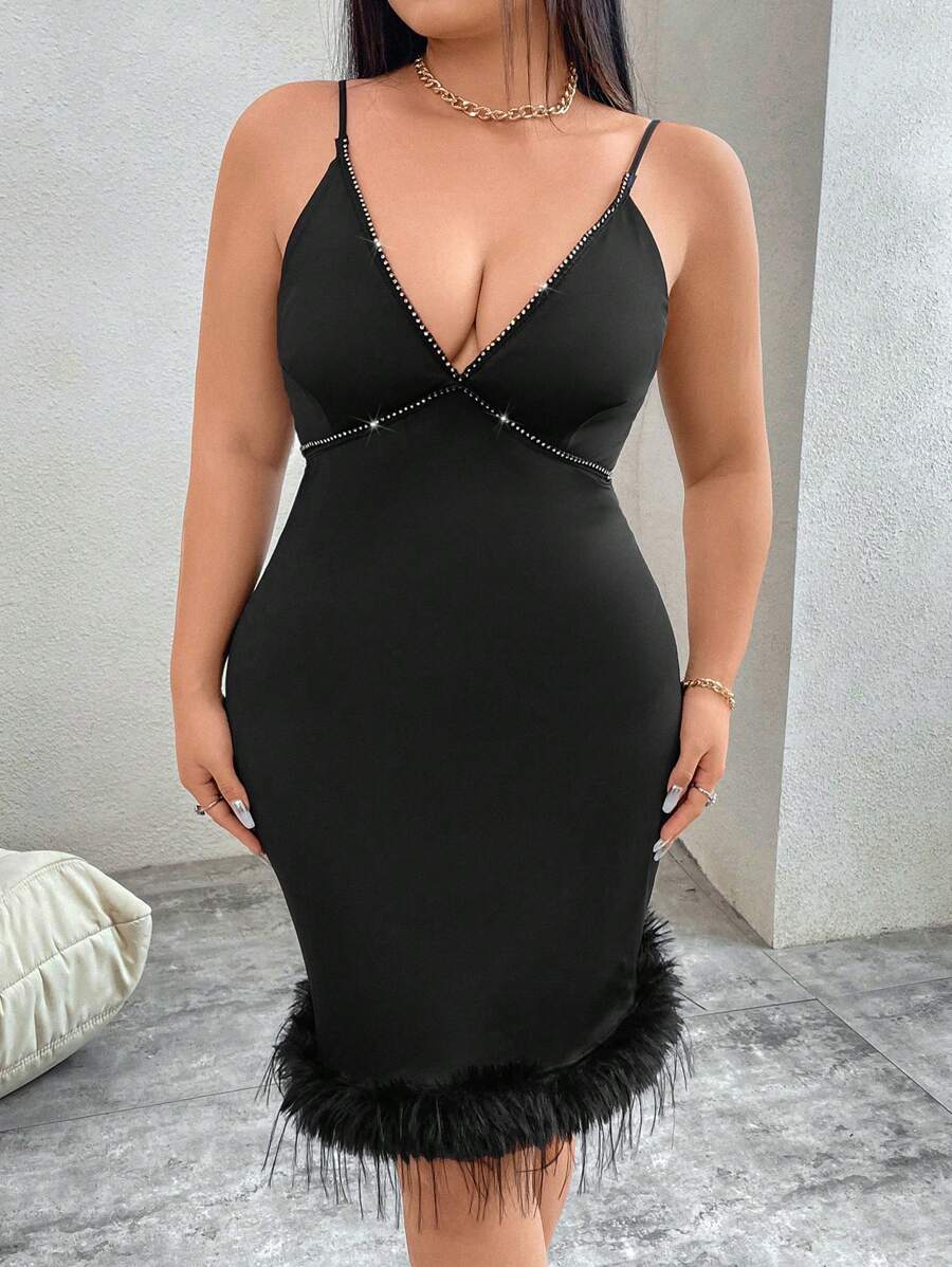SHEIN Clasi 大尺碼修身閃亮飾邊毛茸茸拼接吊帶連身裙 - 黑色 - 查看 1