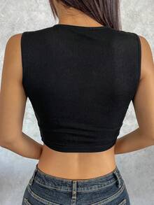 DAZY 女士圓領中空剪裁短肚兜上衣,鈕扣設計 - 黑色 - 查看 2