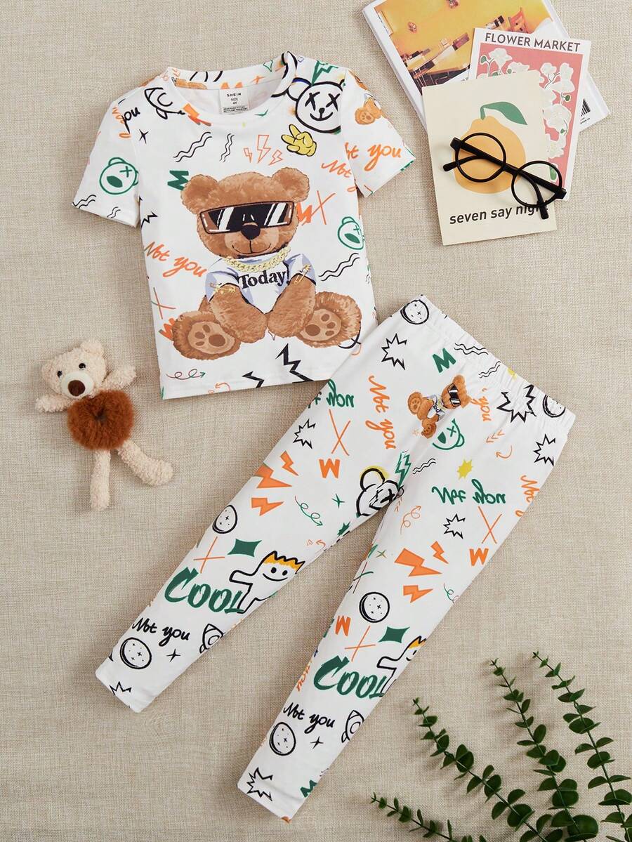 SHEIN Ropa de estar en casa cómoda y casual para niño pequeño con diseño de oso de peluche y letras, de manga corta y pantalones largos, ajustada
