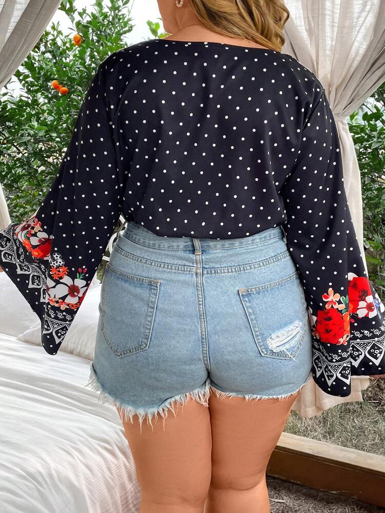 Plus Size Floral Print V-Neck Cropped Blouse With Flare Sleeves