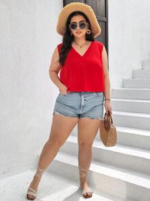 SHEIN CURVE+ بلوزة نسائية بدون أكمام وبياقة على شكل حرف V بلون سادة وجميع المقاسات - الأحمر - مشاهدة 6