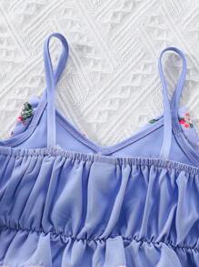 SHEIN Ensemble deux pièces avec camisole imprimée florale de vacances et shorts décorés de papillons pour jeune fille