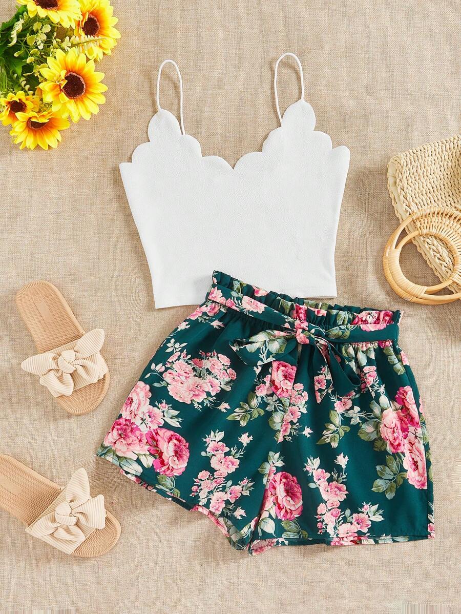 SHEIN VCAY 纯色扇贝边短款吊带上衣和花卉印花腰带短裤夏季女士海滩两件套 - 彩色 - 查看 1