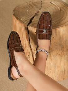 2025 Outono Fivela de Metal com Cabeça de Tigre, Bico Quadrado, Chinelo Slingback Plano e da Moda, Tira Traseira com Estampa de Crocodilo, Sapatos Casuais Femininos - Café - Visão 6