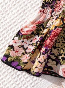SHEIN Conjunto de Top Estampado com Flor com Babados e Ombros Deiscobertos e Shorts para Meninas Pré-Adolescentes com Fivela Decorativa Removível