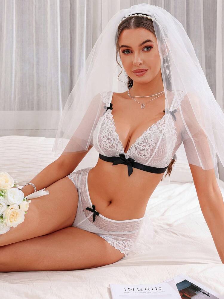 Women's Romantic Style Lace Underwear Set, Non-Wired Bralette And Panties, 2pcs