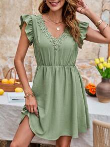 SHEIN Frenchy 夏日假期蕾丝拼布绑带后背露背盖袖连衣裙 - 綠色 - 查看 5